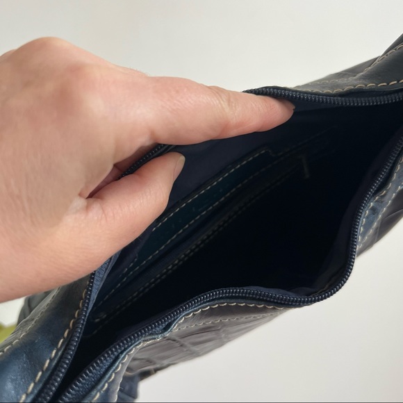 Wilson Leather Shoulder Bag Navy Blue Embossed Purse - Picture 6 of 10